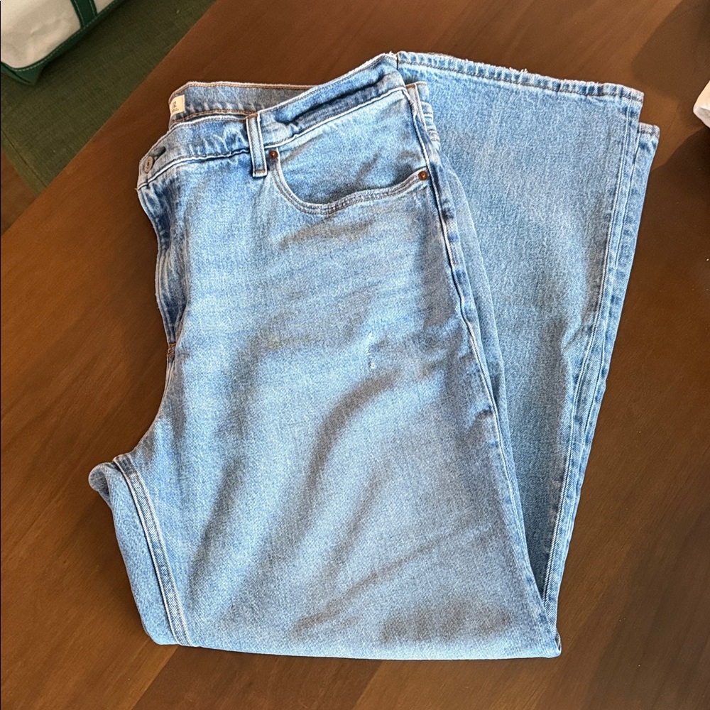Abercrombie High Rise 90’s Relaxed Jeans